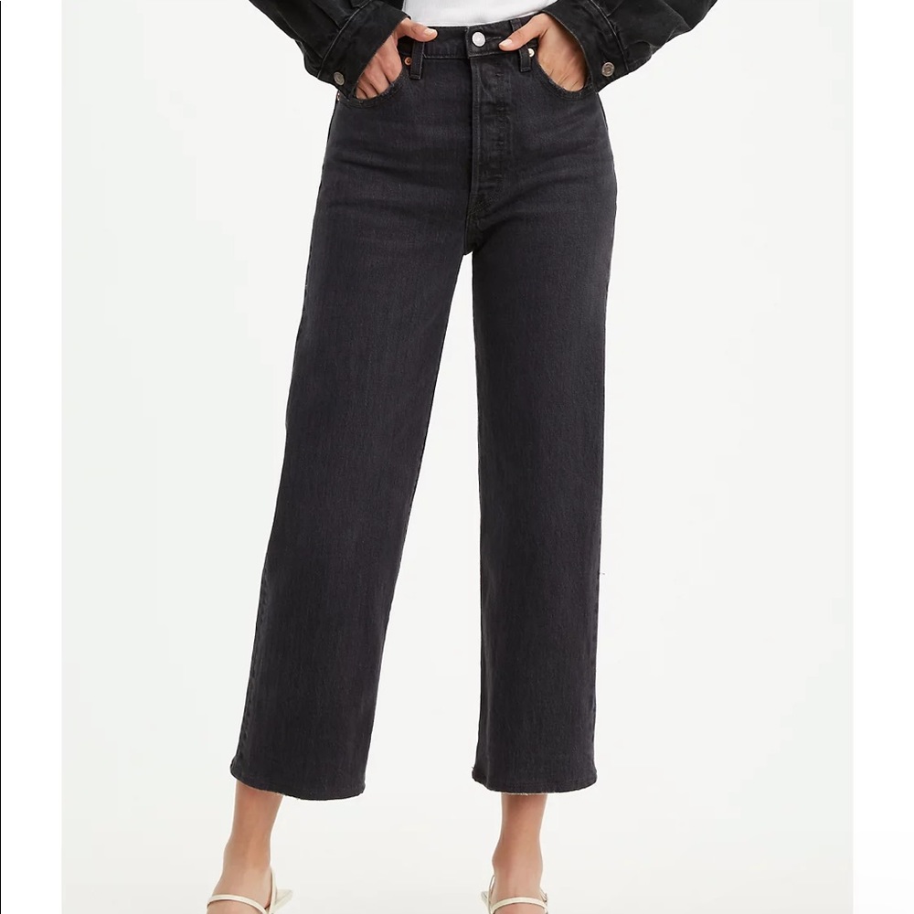 Levi’s Ribcage straight jeans (black wash)